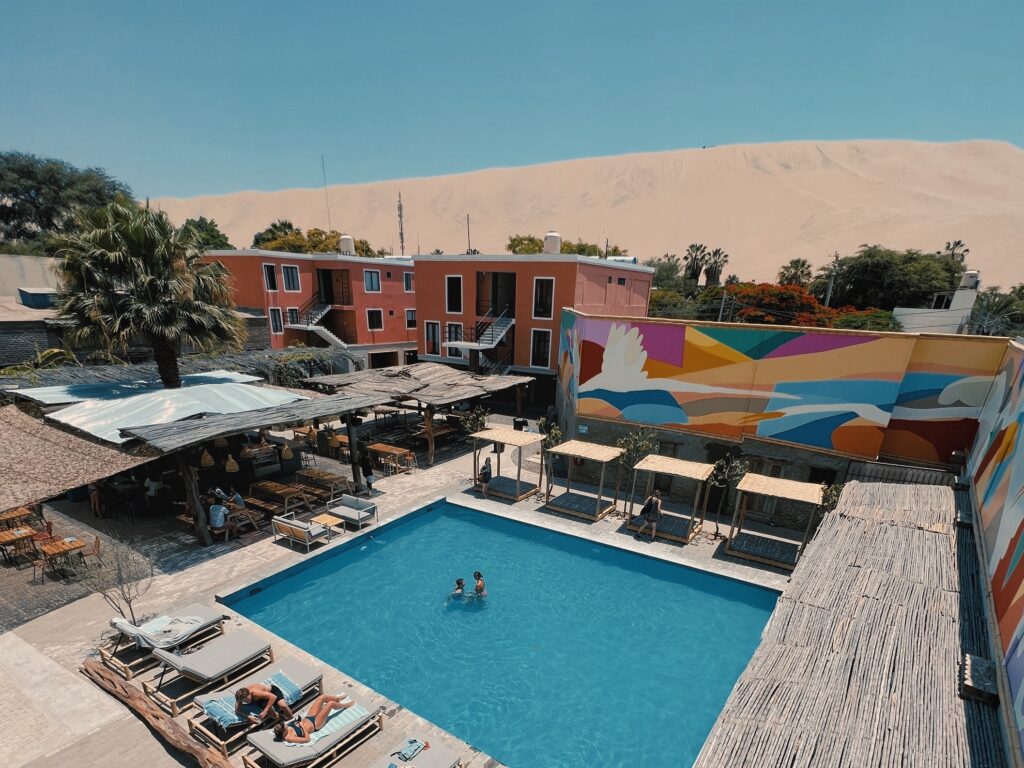 Huacachina tiene un nuevo hostel Viajero Kokopelli