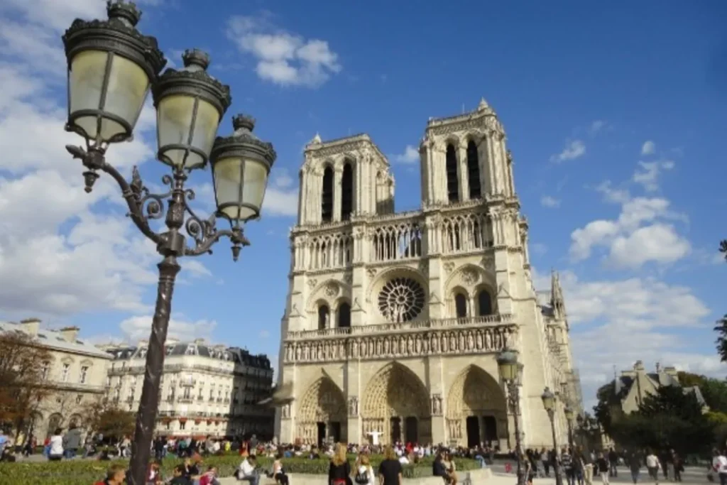 Habrá que reservar para visitar Notre-Dame de París